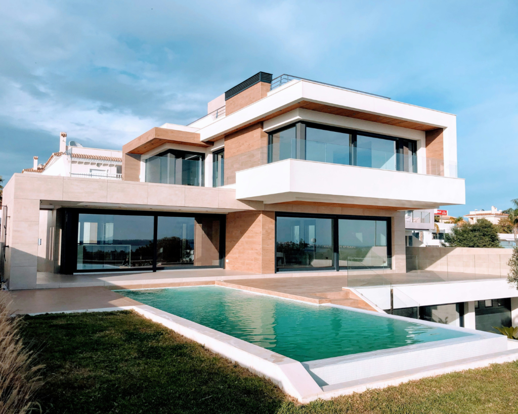 Traditional and contemporary villa with thermal break aluminium windows and doors
