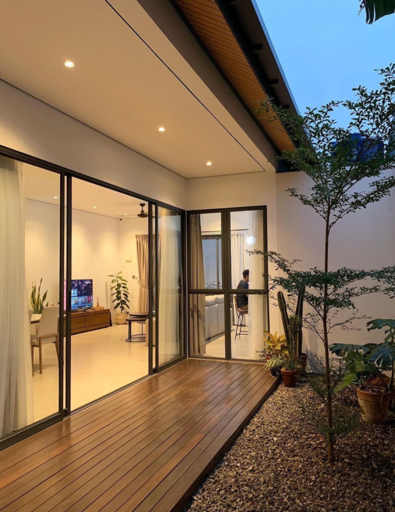 Sliding window detail with thermal break aluminium profile